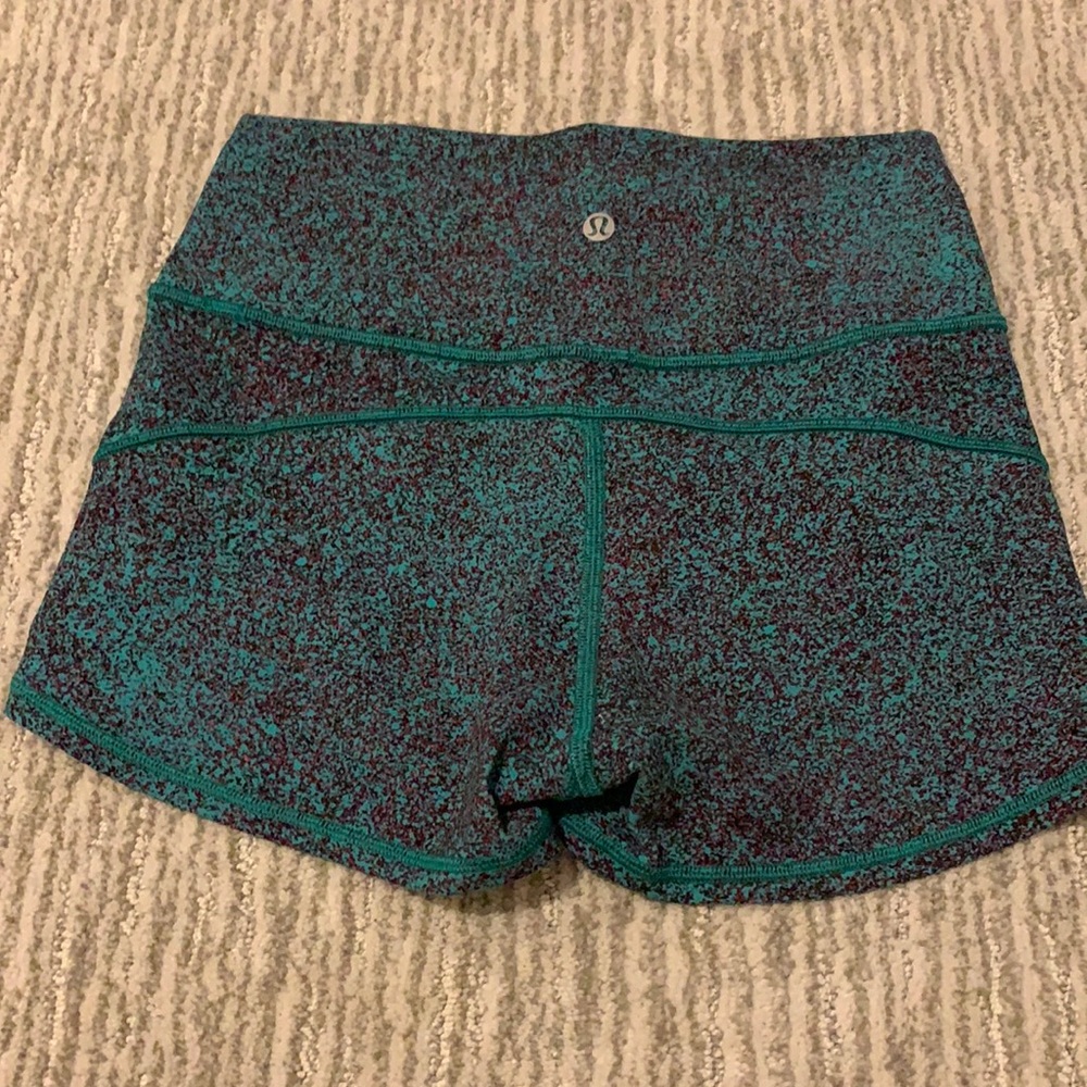 Lululemon women’s in movement high rise biker shorts